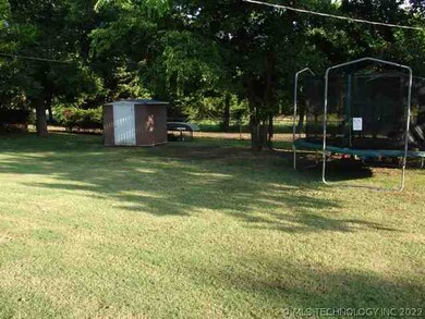 511 E Wyandotte Ave, Sulphur, OK 73086 - photo 7