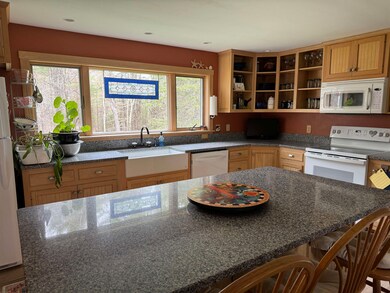 928 Rocky Ridge Rd, Saint Johnsbury, VT 05819 - photo 6