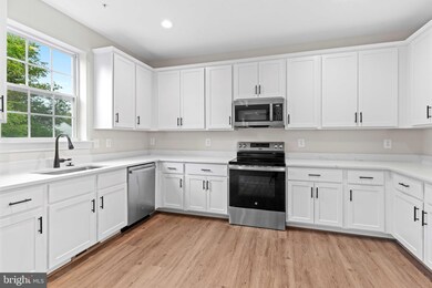 12360 Potomac View Dr, Newburg, MD 20664 - photo 5