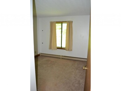 327 Old Quechee Rd unit B, Hartford, VT 05001 - photo 7