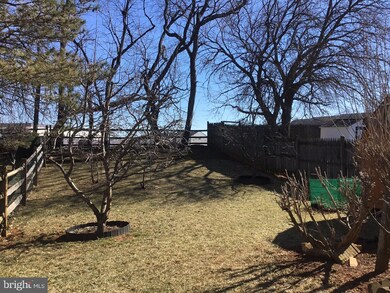 154 Stonegate Dr, Frederick, MD 21702 - photo 4