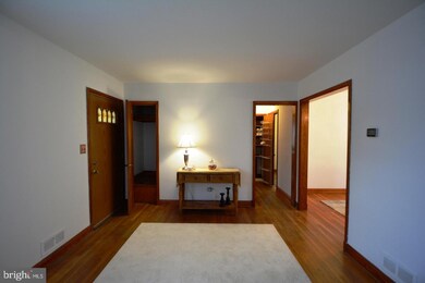 6108 Oakland Mills Rd, Sykesville, MD 21784 - photo 5