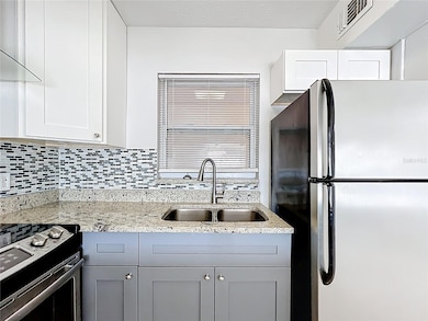 11705 3rd St E unit 3, Treasure Island, FL 33706 - photo 6