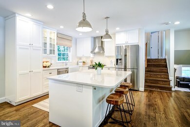 9115 Glenbrook Rd, Fairfax, VA 22031 - photo 6