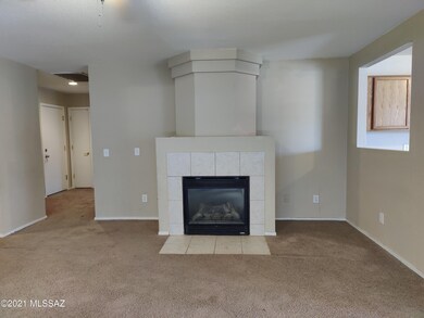 Gas Fireplace in FR