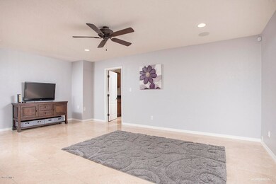 Family room - Travertine flooring