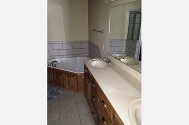 2617 SE 6th Cir, Moore, OK 73160 - photo 5