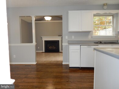 301 Sutton Ct, Winchester, VA 22601 - photo 3