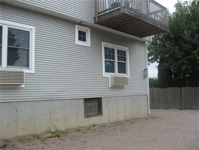 Exterior Back. Lower Unit