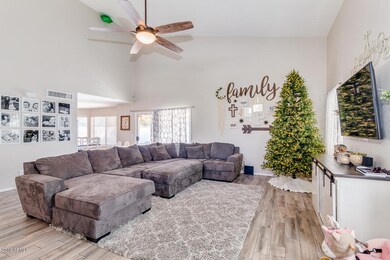 823 W Shellfish Dr, Gilbert, AZ 85233 - photo 3