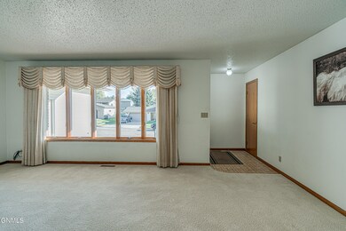 1002GovernorLn10623_0003