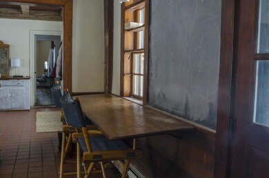 Entryway and bar in cape