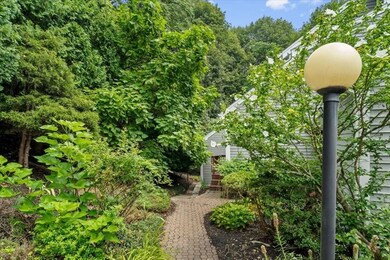 2 Oden Ave unit 10, Worcester, MA 01604 - photo 4