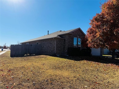 13100 SW 5th St, Yukon, OK 73099 - photo 4