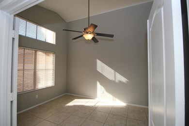 14900 W Honeysuckle Ln, Surprise, AZ 85374 - photo 4