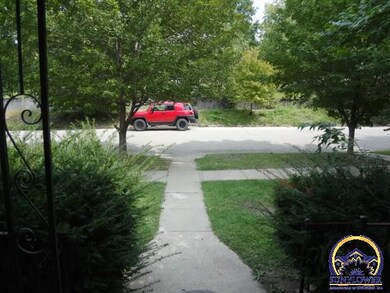2505 SW Clay St, Topeka, KS 66611 - photo 2