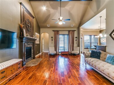 19513 Crest Ridge Dr, Edmond, OK 73012 - photo 4