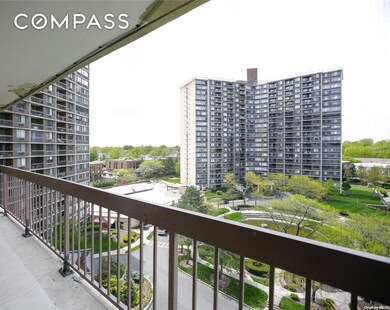 The Bay Club unit 8-V, Bayside, NY 11360 - photo 5