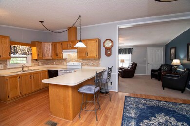 54 Zachary Dr, Hooksett, NH 03106 - photo 4