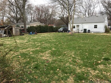 910 Poplar Dr, Jeffersonville, IN 47130 - photo 5