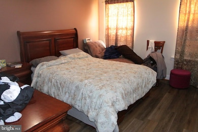 4511 Cherry Way, Baltimore, MD 21229 - photo 4