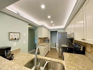 693 Seaview Ct Kitchen 2 A610