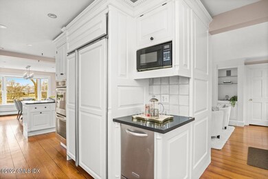 030 Fridge and ice maker