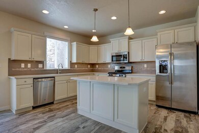 21285 Darnel Ave-4