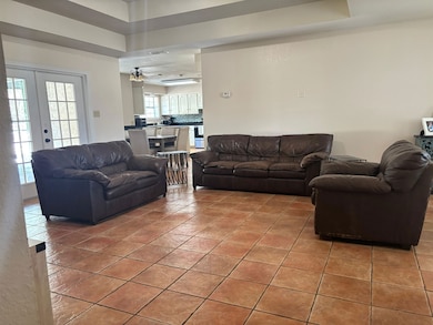 1304 Hunters View Cir, Laredo, TX 78045 - photo 3