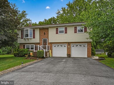 220 E Carpenter Ave, Myerstown, PA 17067 - photo 2