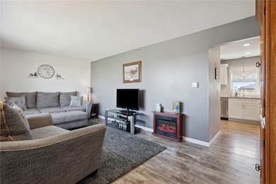 516 9th Ave, Clarence, IA 52216 - photo 4