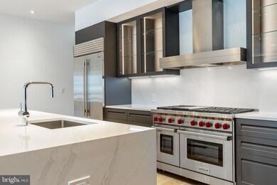 2108 10 Walnut St unit 401, Philadelphia, PA 19103 - photo 7