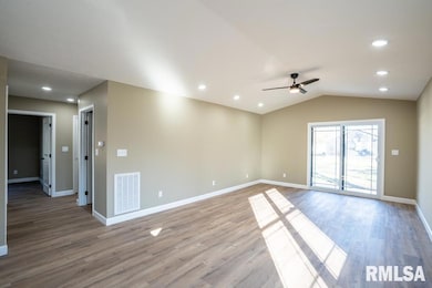 1801 W Adams St, Herrin, IL 62948 - photo 5