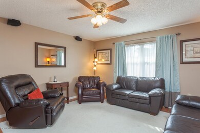 5213 Maravoss St-12
