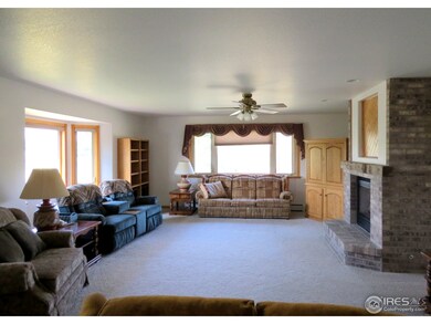 Huge Living Room with Bay Window