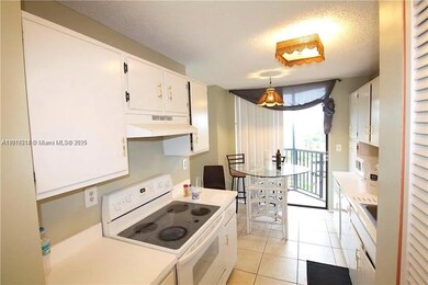 3400 Blue Lake Dr unit 504, Pompano Beach, FL 33064 - photo 3