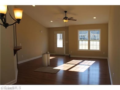 125 Cactus Ln, Statesville, NC 28625 - photo 3