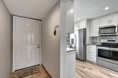 6025 Balboa Cir unit 304, Boca Raton, FL 33433 - photo 2