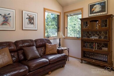 38 Yellow Pine Ln, Bend, OR 97707 - photo 7
