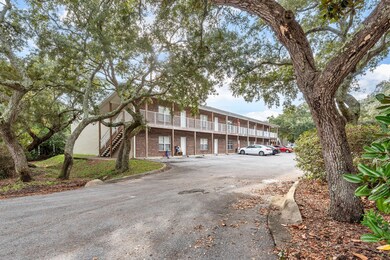 938 Barrow St unit 6, Fort Walton Beach, FL 32547 - photo 2