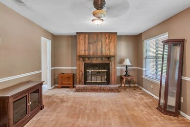 911 Strout Ave, Albany, GA 31705 - photo 5