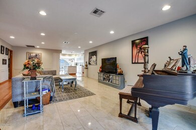 2217-East-Nicolet-Avenue-15