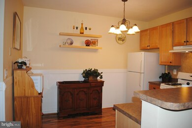 809 Oyster Ct, Odenton, MD 21113 - photo 7