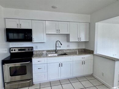 718 SW 7th St, Hallandale Beach, FL 33009 - photo 3