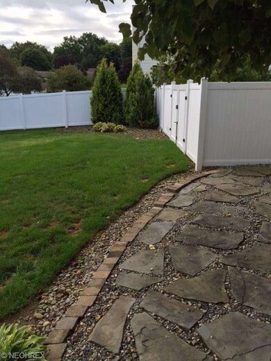 2005 Deer Creek Run, Cortland, OH 44410 - photo 5