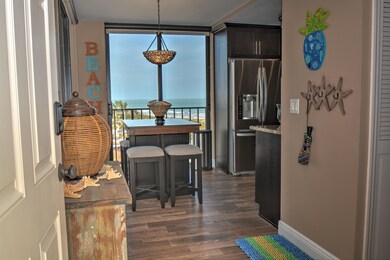 Foyer to kitchen