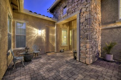 004_Courtyard