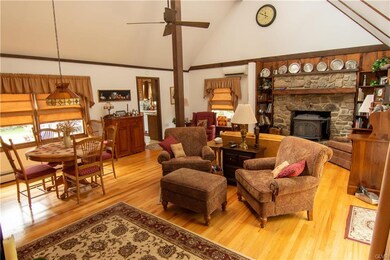 Depending how you set up this Great Room, you can 