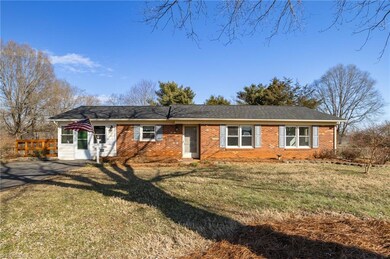 101 Kingstree Rd, King, NC 27021 - photo 2