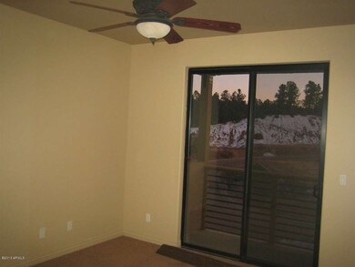bed 2 w own balcony